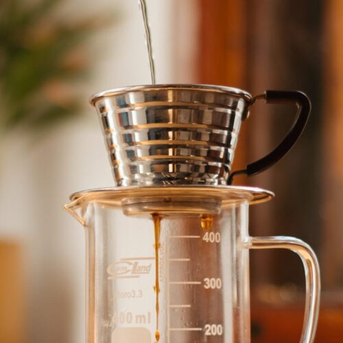 Kawa parzona w dripperze kalita wave