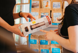 Najlepsze metody parzenia kawy w domu! często najbardziej kompaktowym i wygodnym urządzeniem jest aeropress.