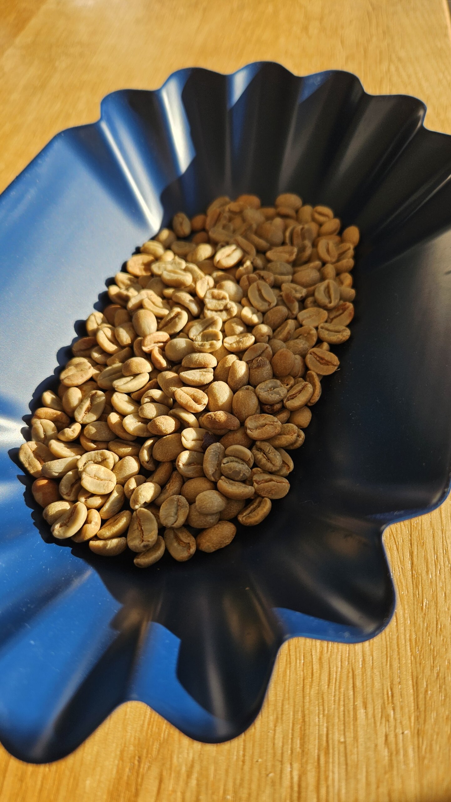 Dobór ziaren w dobrej palarni jest procesem wymagającym czasu i uwagi. Każde ziarenko przechodzi szczegółową selekcję, aby upewnić się, że spełnia wysokie standardy jakości. Palarnia Colbergcoffee współpracuje z plantatorami z najdalszych zakątków świata, wybierając ziarna, które łączą doskonały smak z etycznym podejściem do produkcji.