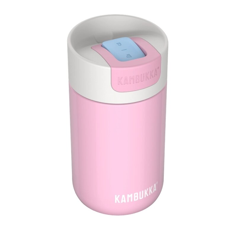 Kambukka Olympus Pink Kiss to stylowy i funkcjonalny kubek termiczny o pojemności 300 ml, w uroczo różowym kolorze. Doskonały wybór dla osób, które chcą mieć zawsze przy sobie gorącą kawę lub chłodny napój – w pracy, na treningu czy podczas spaceru. Dzięki stuprocentowej szczelności możesz bezpiecznie przechowywać kubek w torbie lub plecaku, nie martwiąc się o wycieki. Kubek utrzymuje temperaturę ciepłych napojów do 5 godzin, a zimnych nawet przez 11 godzin, oferując pełną wygodę każdego dnia.