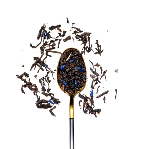 Earl Grey Blue to smaczna czarna herbata połączona z płatkami bławatka i aromatem bergamotki. Jest obowiązkową pozycją dla wszystkich koneserów herbaty Earl Grey.