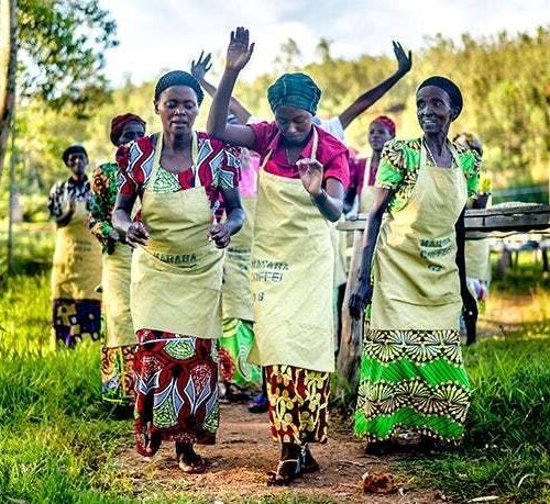 Rwanda Sake women e1656014829330 Rwanda Sake Farm - Kawa ziarnista Specialty do dripa | 250g