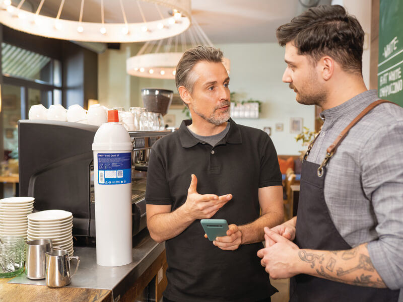 Brita Filtracja wody w kawiarni, filtry do ekspresu kolbowego