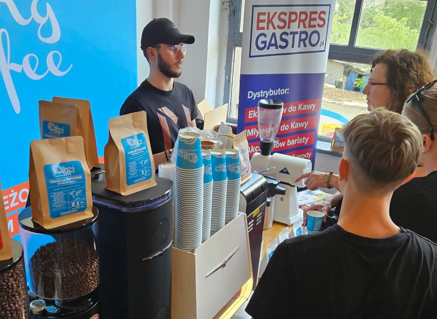 Zespół ColbergCoffee obsługujący stanowisko palarni kawy Szczecin”
