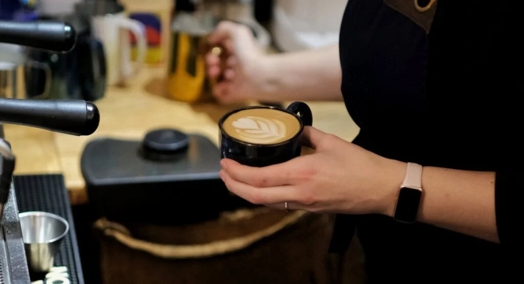 Flat white z latte artem w kawiarni Colbergcoffee