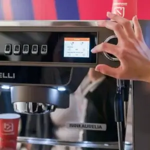 Nuova Simonelli Aurelia1 Nuova Aurelia – Ekspres i System dla Hoteli i Kawiarni z Dużą Rotacją Pracowników