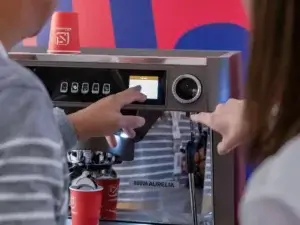 Nuova Simonelli Aurelia4 Nuova Aurelia – Ekspres i System dla Hoteli i Kawiarni z Dużą Rotacją Pracowników