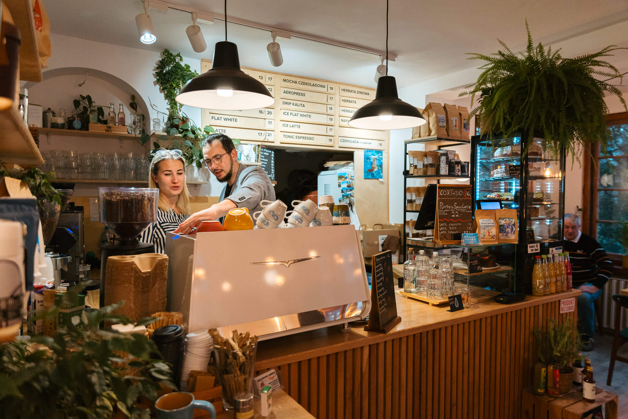 colbergcoffee kwiecien 2024 40 8 częstych błędów początkujących właścicieli kawiarni