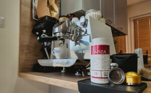 Ekspres kolbowy Victoria Arduino Eagle One prima - czyszczenie ekspresu ma duży wpływ na smak kawy