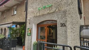 wejście restauracji neo bistro mariacka