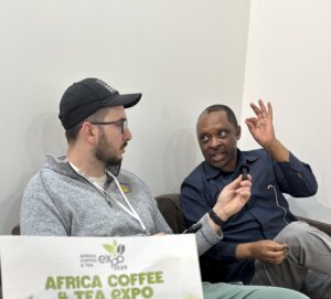 Samuel Pilichowski właściciel palarni kawy Colbergcoffee z Ambasadorem Rwandy prof. Anastase Shyaka