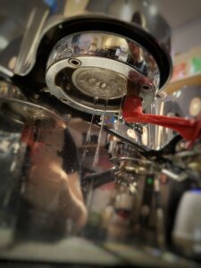 mycie ekspresu szczoteczka